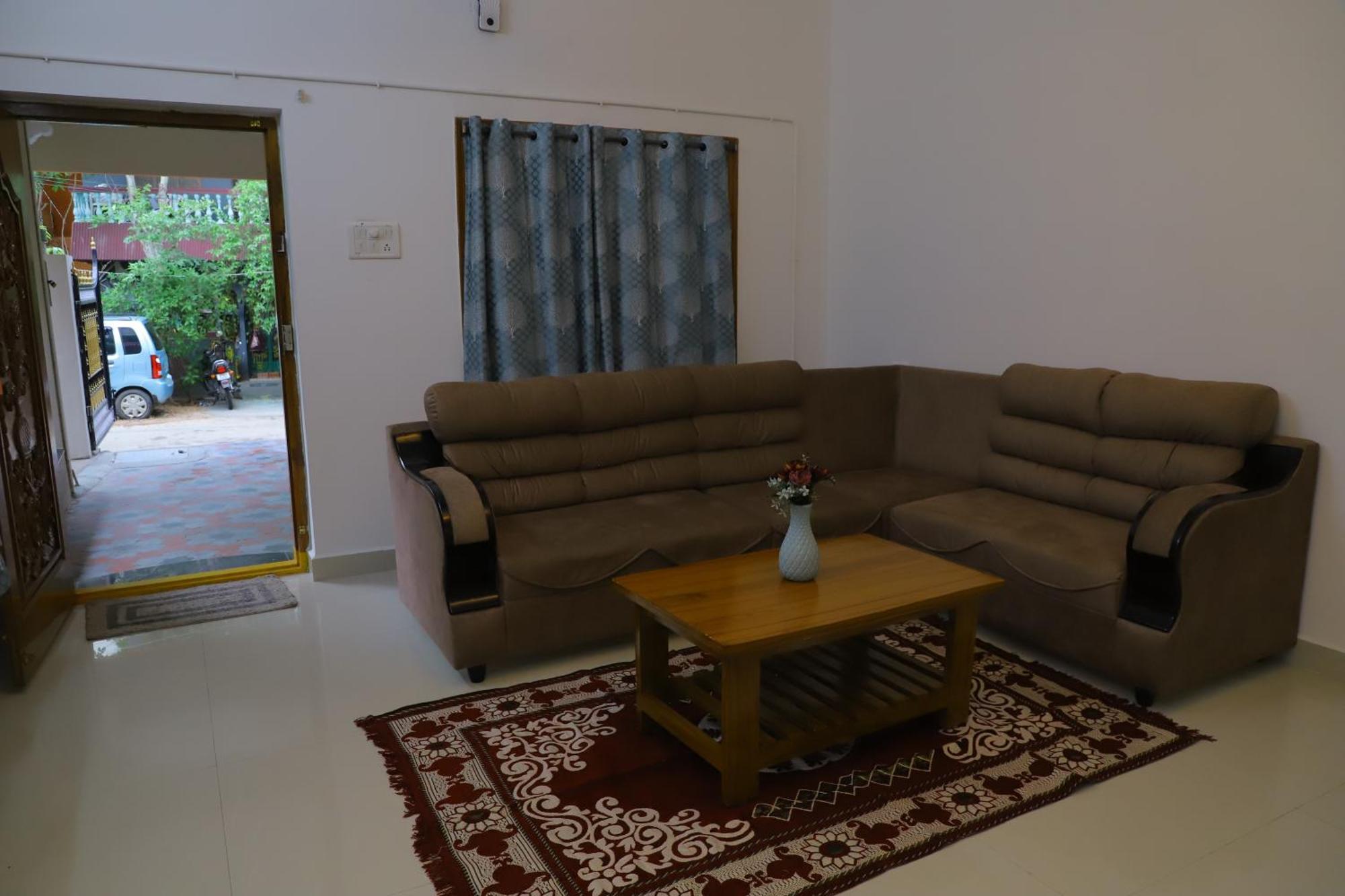 Nanda Mohan Homestay- Luxuries Ac Apartment Close To Alipiri Foothills-Kapila Teertham And Iskcon Temple Tirupati Exterior foto